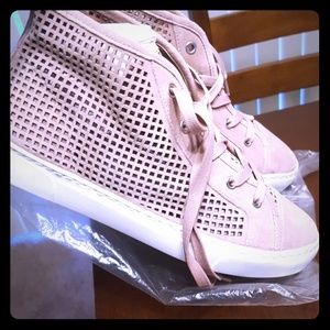 NEW 1State mauve ankle top shoes size 9